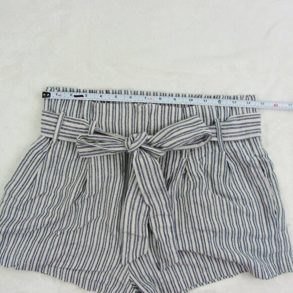 A. Calin Pinstripe Women's Shorts Size M - Picture 6 of 11